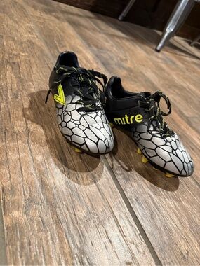 Mitre Youth Soccer Cleats